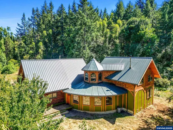 5952 Peaks View Rd NE, Scotts Mills, OR 97375