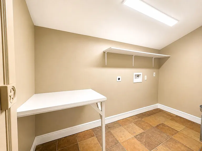 6605 Westview Dr — Photo 12