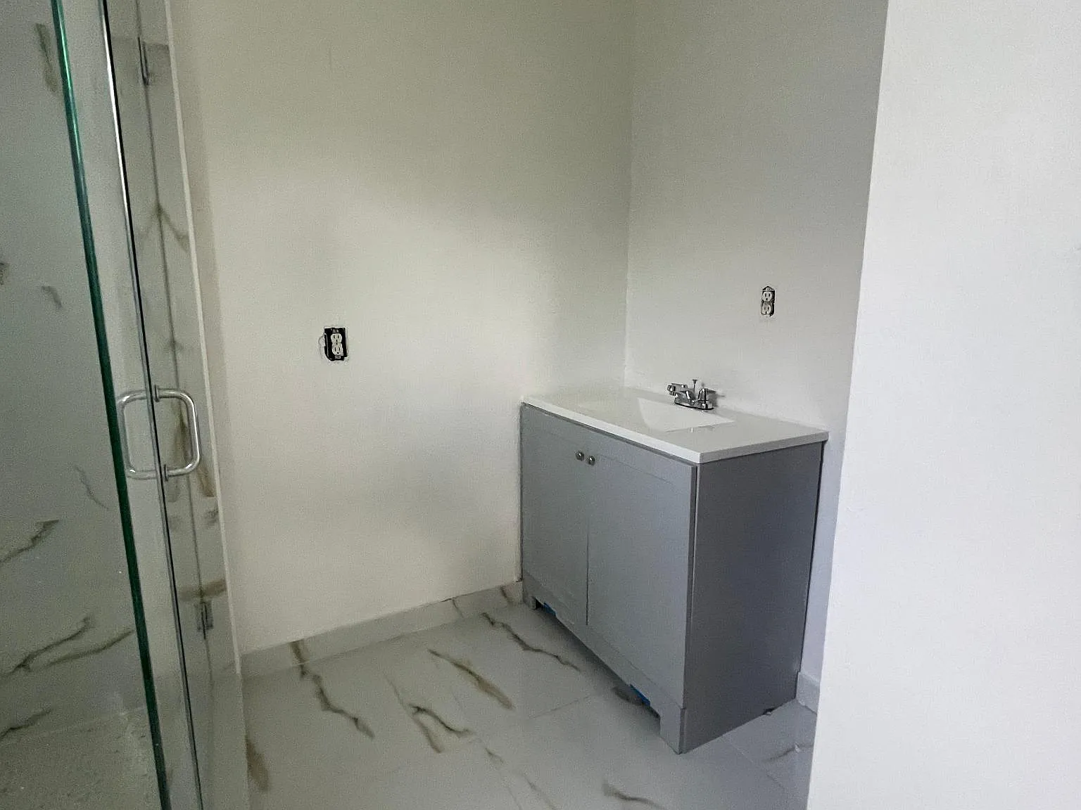4 bed, 1166 sqft, $2,995 — Photo 3