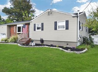 12 Seymour Ter, Piscataway, NJ