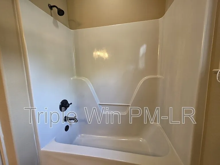 1901 Hidden Creek Dr — Photo 28