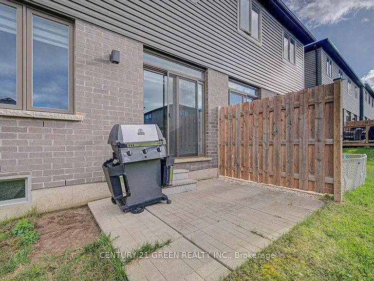 30 Baker Ln — Photo 34