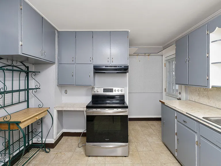 11 Birch St — Photo 21