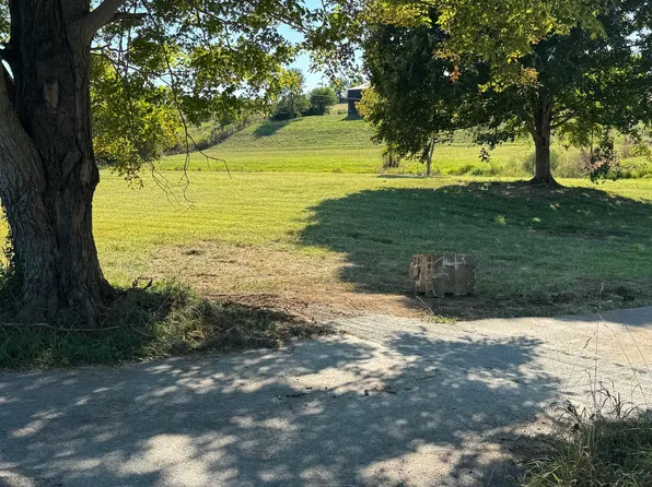 322 Locust Fork Rd, Stamping Ground, KY 40379