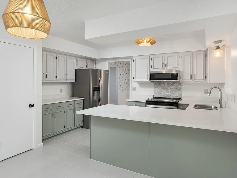 7830 Cove Ridge Dr — Photo 13