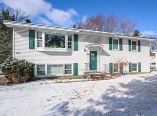 9092 Lexington Ave N, Circle Pines, MN 55014