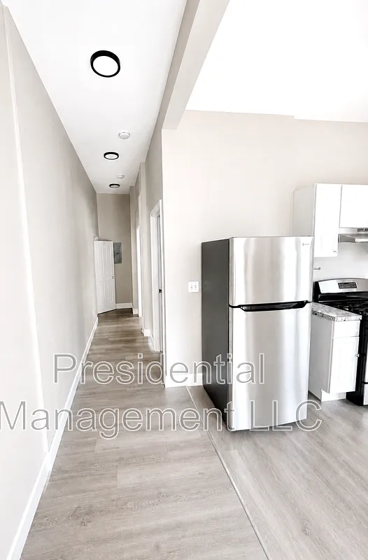 1 bed, 1.0 bath, $1,300 — Photo 4