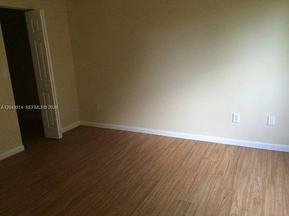 Monterey Two Condo — Photo 4