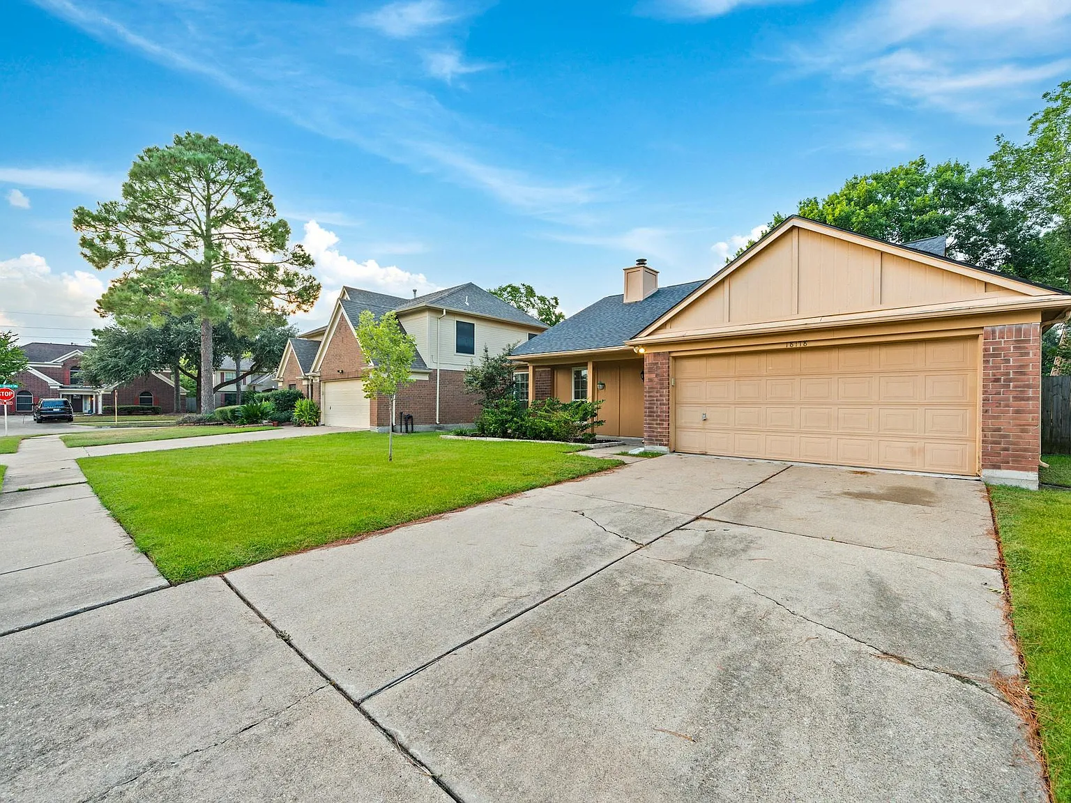 3 bed, 2.0 bath, 1788 sqft, $1,900 — Photo 2