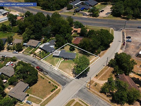 3rd image of 1907 Cushing Dr
