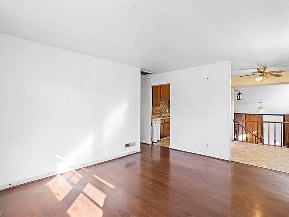 4th image of 4113 Wooddale Ln