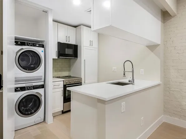 1672 Third Avenue image 1 of 5