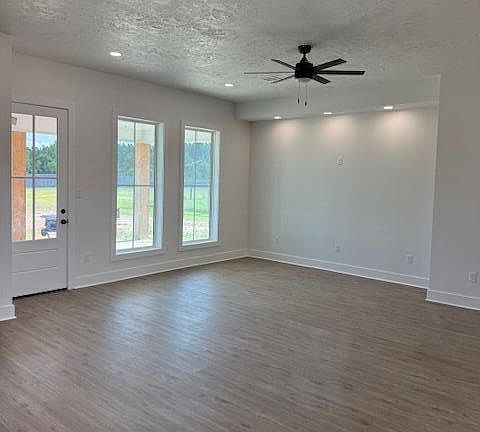 3rd image of 317 Lauren Ln