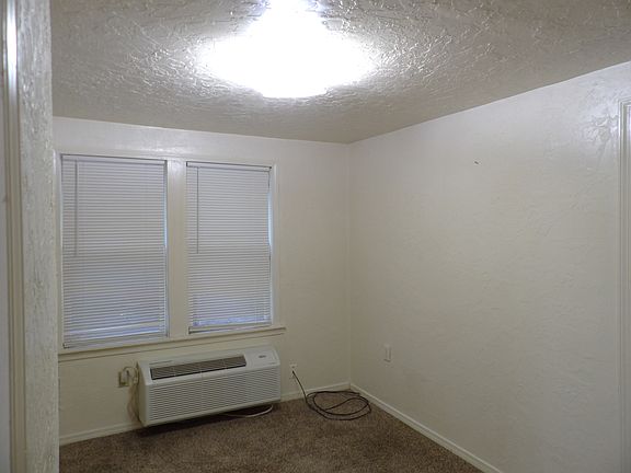 4th image of 409.5 NW 6th St