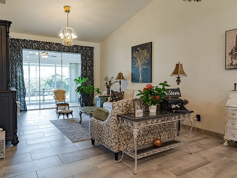 7021 Lone Oak Blvd — Photo 9