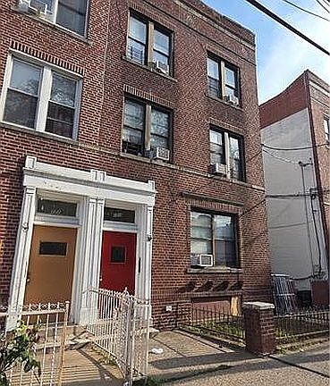 3rd image of 1714 Avenue V