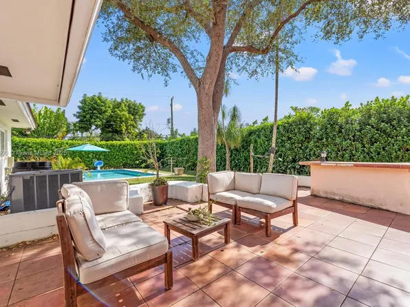 17205 SW 88th Ave, Palmetto Bay, FL 33157