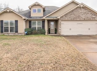 42 Wheatland Way, Fort Mitchell, AL 36856