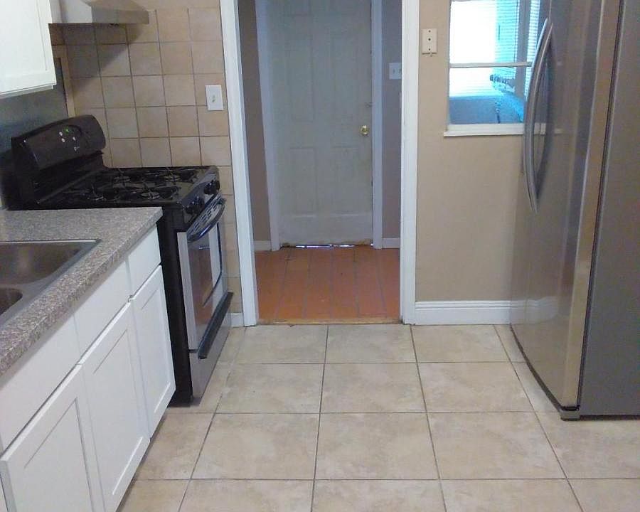 1st image of 25 Sunset Dr #B