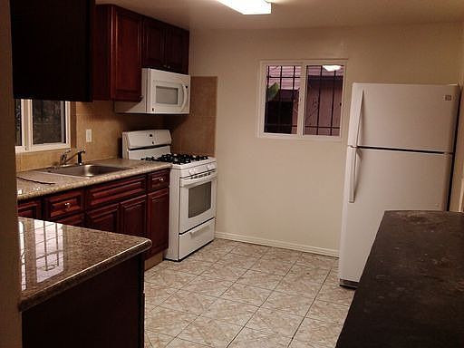 1st image of 1118 E 88th St