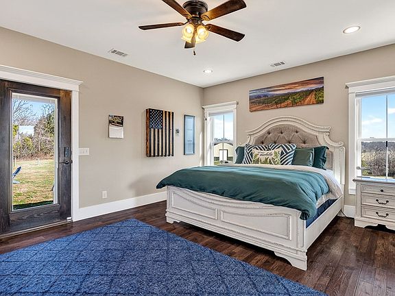 27th image of 3001 Tulip Ln