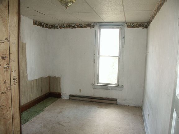 5th image of 8261 High St