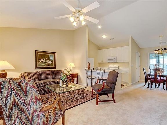 4th image of 2903 Florence Dr