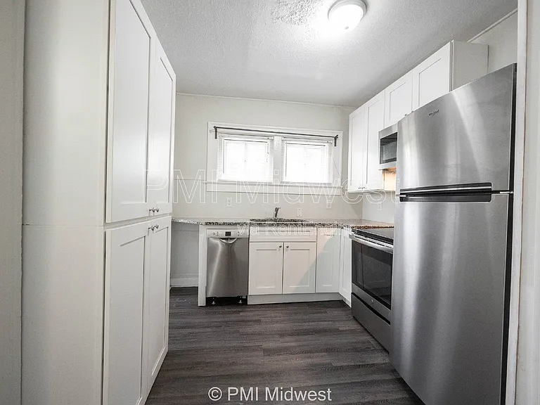 944 E Minnesota St — Photo 11