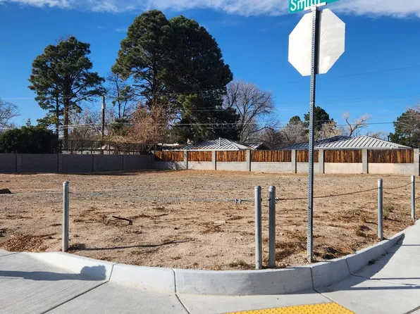 3945 Smith Ave SE, Albuquerque, NM 87108