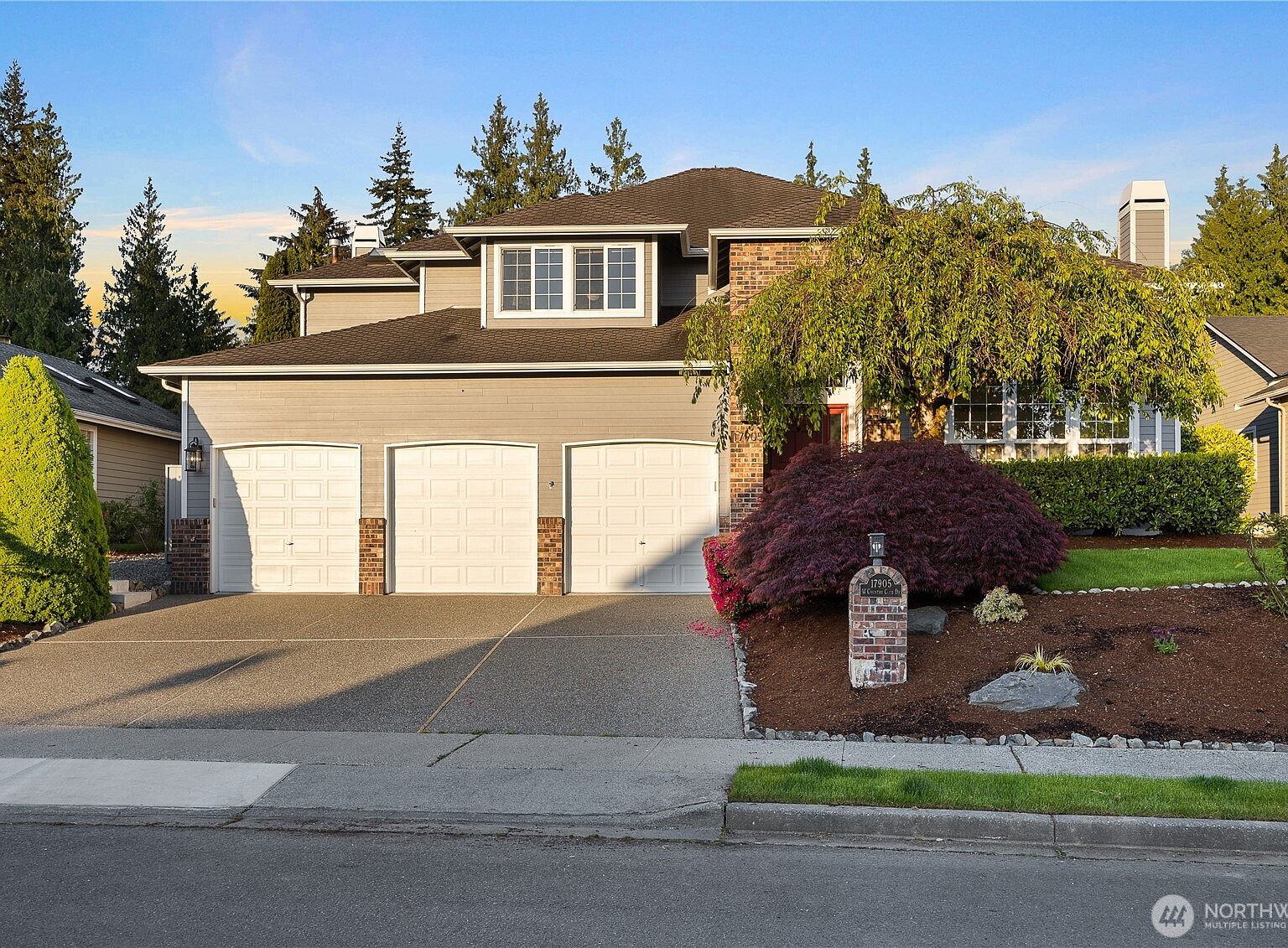 17905 W Country Club Drive