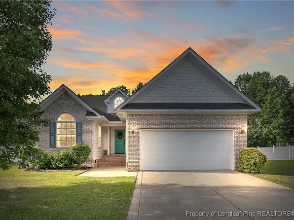199 Thorncliff Dr, Raeford, NC 28376