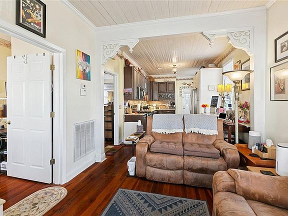 4th image of 540 Marigny St