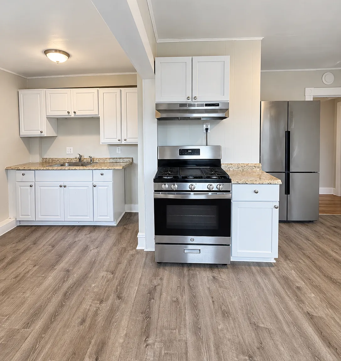 4 bed, 1100 sqft, $2,995 — Photo 1
