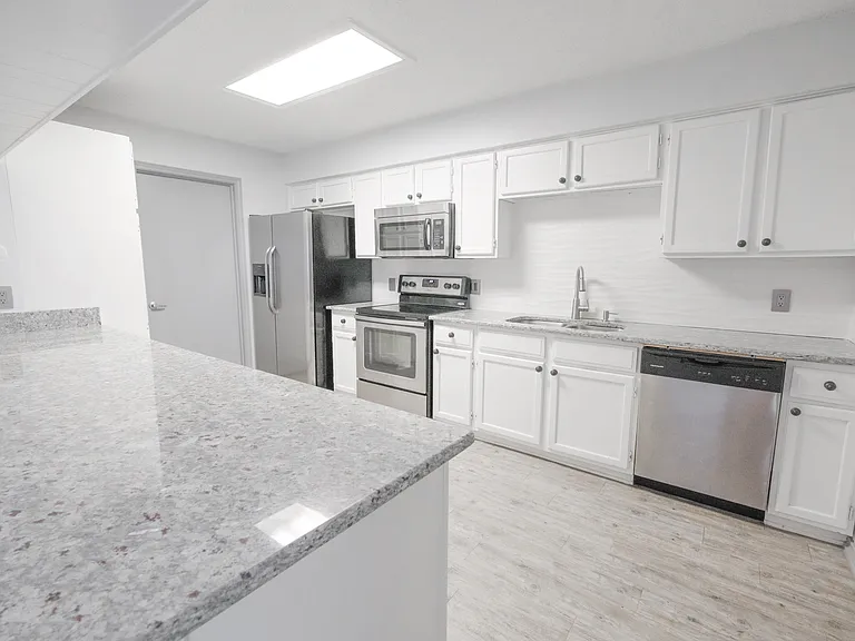 3636 Dexter Ave #3638 — Photo 25