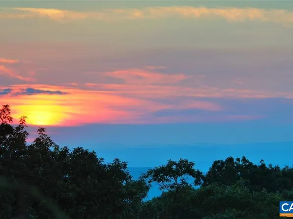 15 Shenandoah Ridge Ct, Roseland, VA 22967