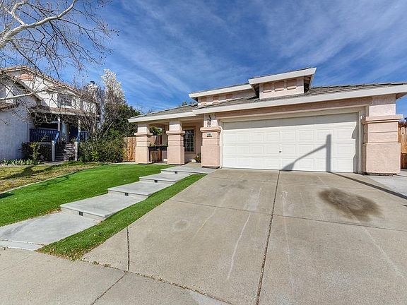 2nd image of 1444 Zinnia Way