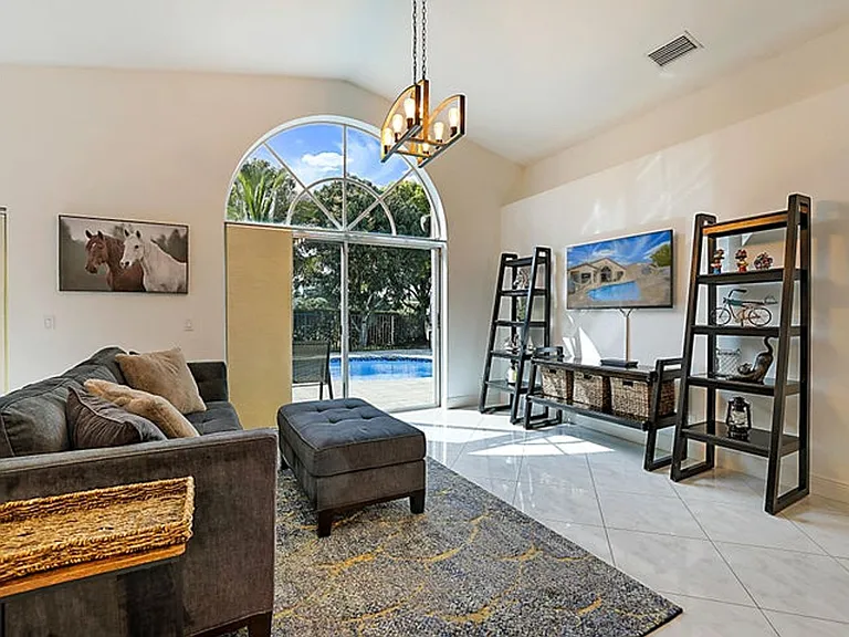 18965 Adagio Dr — Photo 11