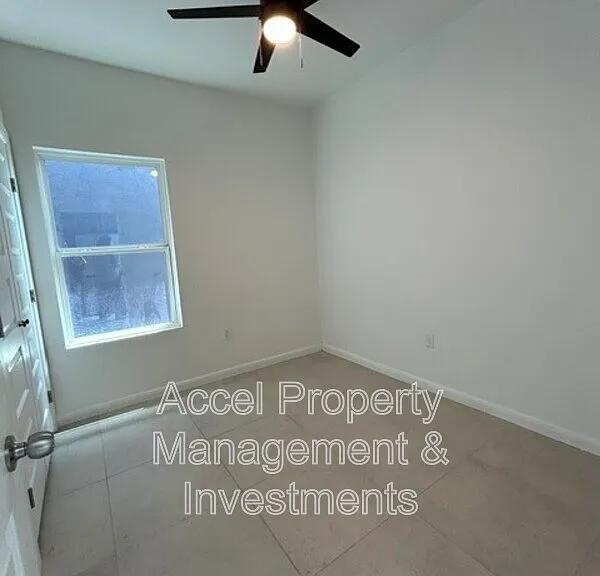 209 N 28th St — Photo 10
