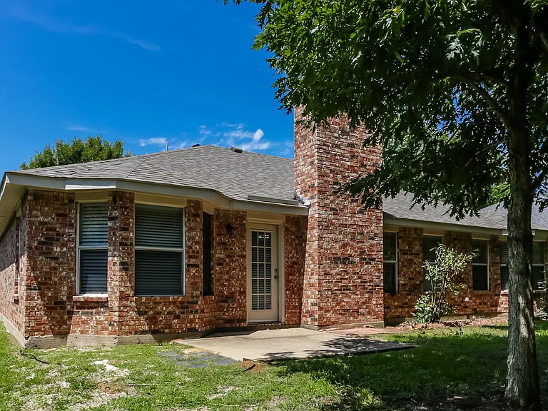 1512 Fern Dr — Photo 16