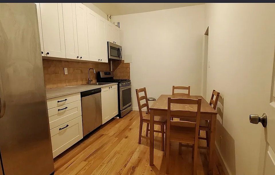 2nd image of 46 Sutton St APT 3R