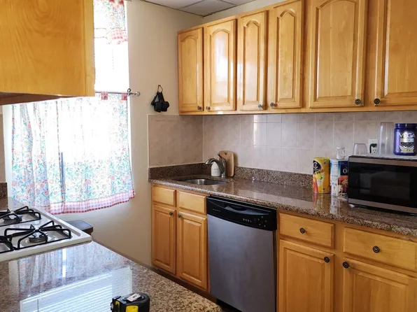 1614 Summit Avenue image 8 of 16