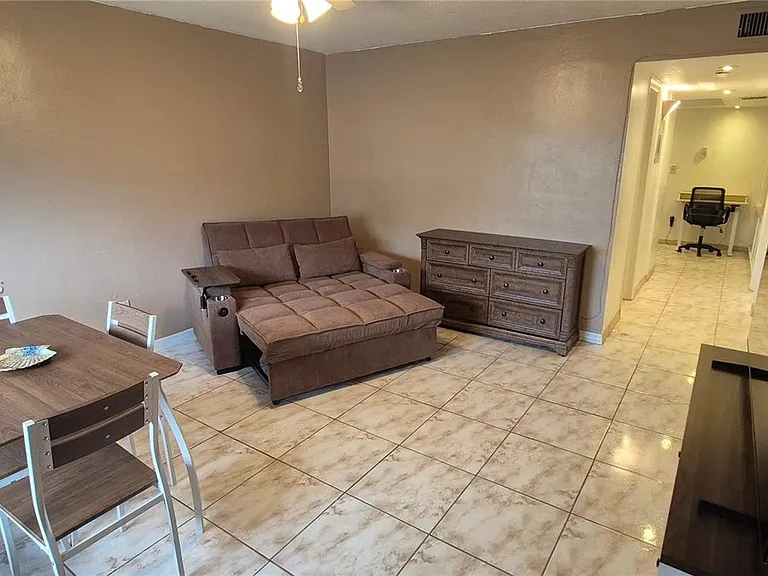 5510 SW 38th St #5510 — Photo 2