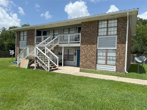 1601 Meadowview Dr, Port Lavaca, TX 77979