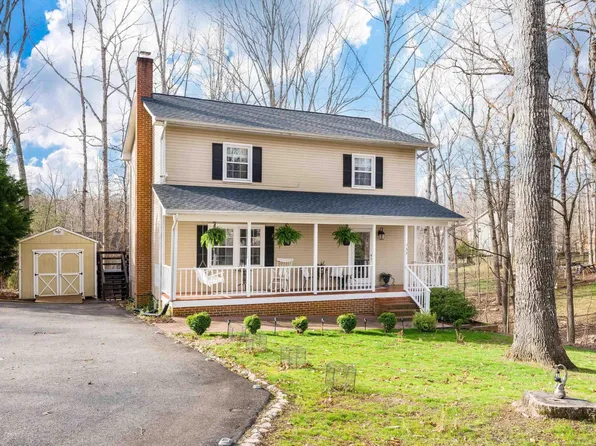 33 Woodlawn Dr, Palmyra, VA 22963