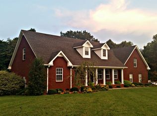539 Autumn Ridge Ln, Lafayette, TN 37083