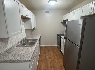 2420 Park Ave APT 24, Muscatine, IA 52761