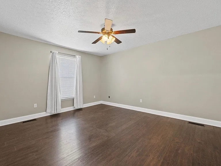 729 Collett Rd — Photo 9