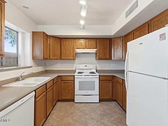 5th image of 8402 S 49TH Lane