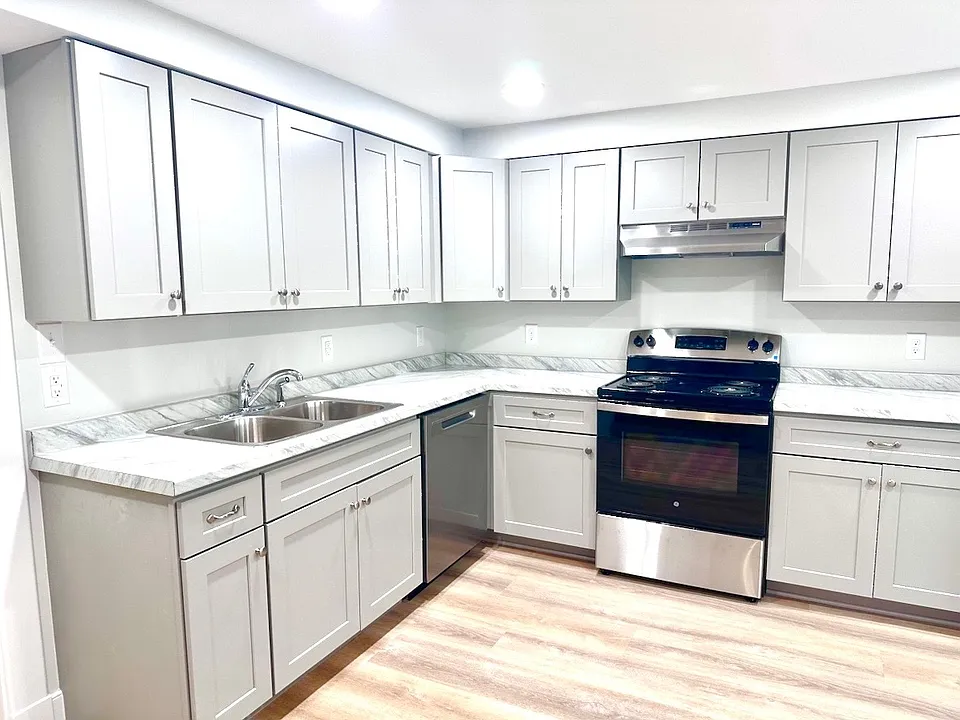 405 Elliott Ave #B