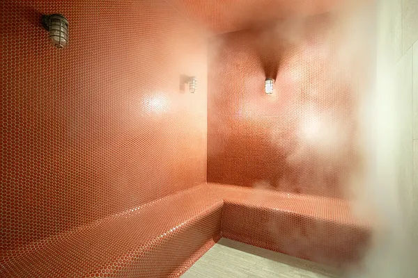 Rented by Extell Marketing Group LLC | media 21